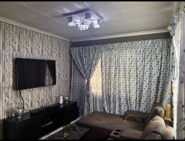 2 BEDROOM PROPERTY TO RENT IN OLIEVENHOUTBOSCH